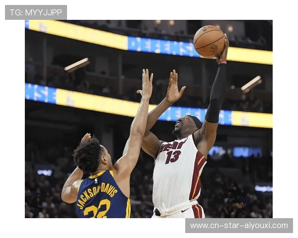 巴特勒单挑突破命中，热火在末节完成逆转