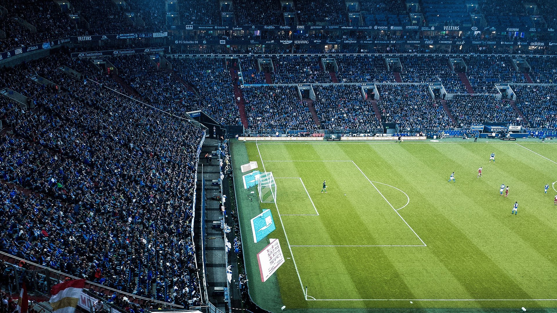 《湖人球迷期待球队在休赛期进行积极操作》，湖人队休赛期有哪些交易